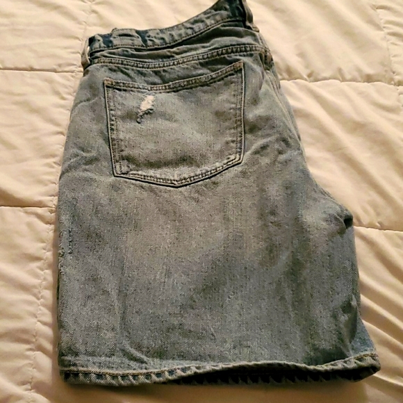 Denim shorts - Picture 2 of 3